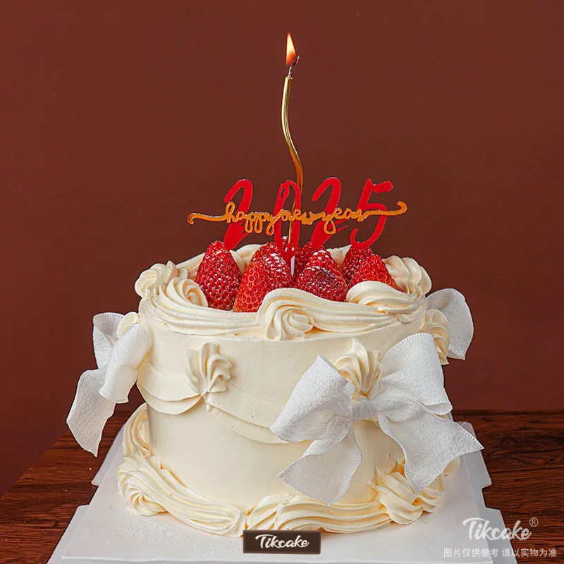 2025新年主题草莓鲜奶蛋糕（二）