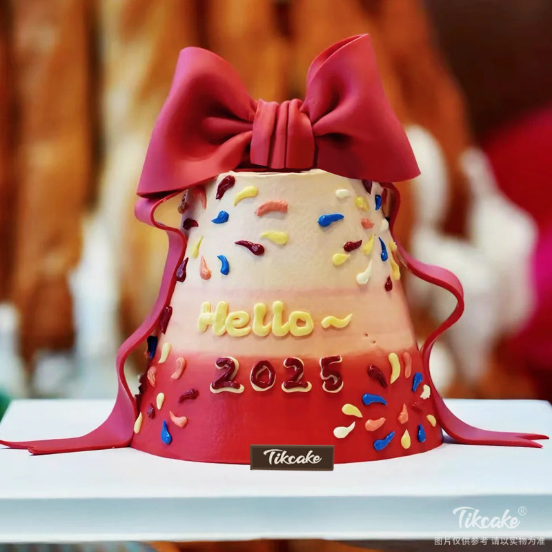 2025新年主题翻糖鲜奶蛋糕