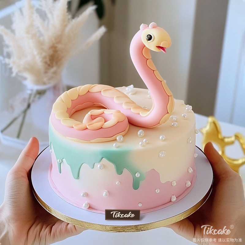 原创十二生肖蛇主题翻糖鲜奶蛋糕