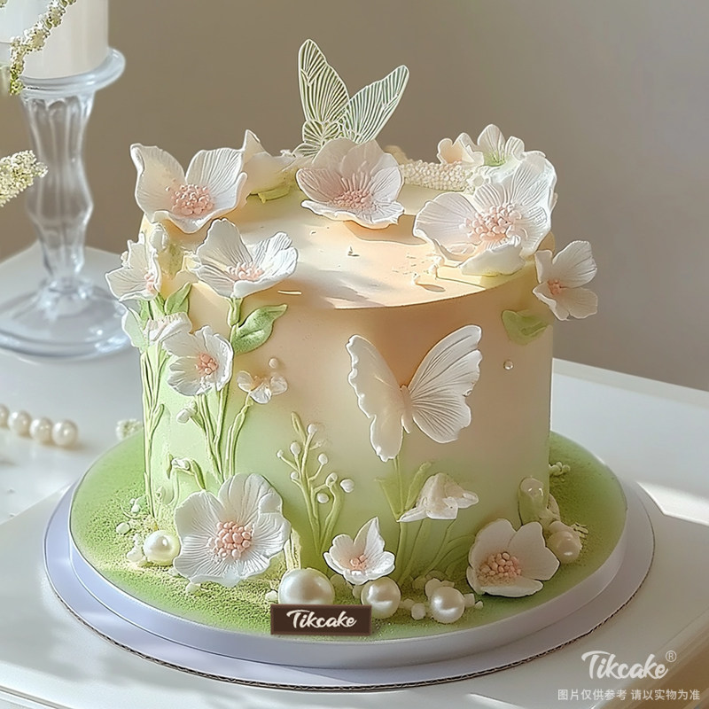 原创梦幻小清新翻糖鲜奶蛋糕