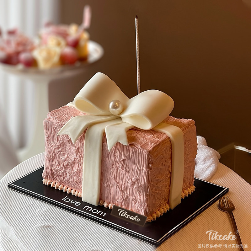 原创优雅气质翻糖鲜奶蛋糕