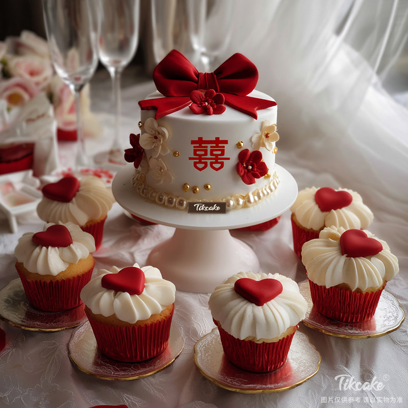 原创婚庆主题翻糖鲜奶蛋糕二（含6个纸杯蛋糕）