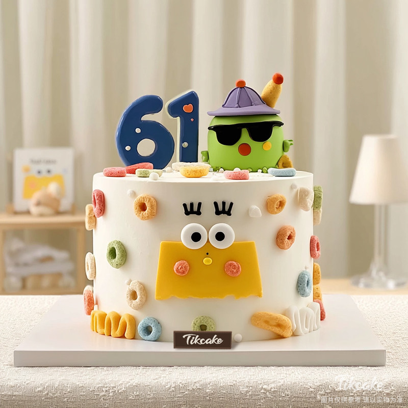 原创六一儿童节主题翻糖鲜奶蛋糕（六）