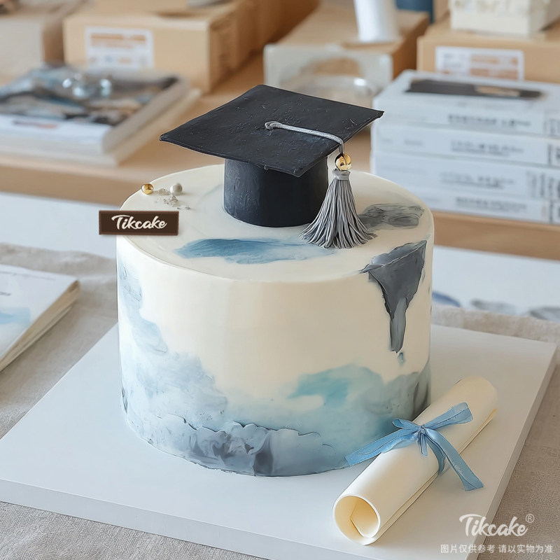 原创毕业主题翻糖鲜奶蛋糕（七）