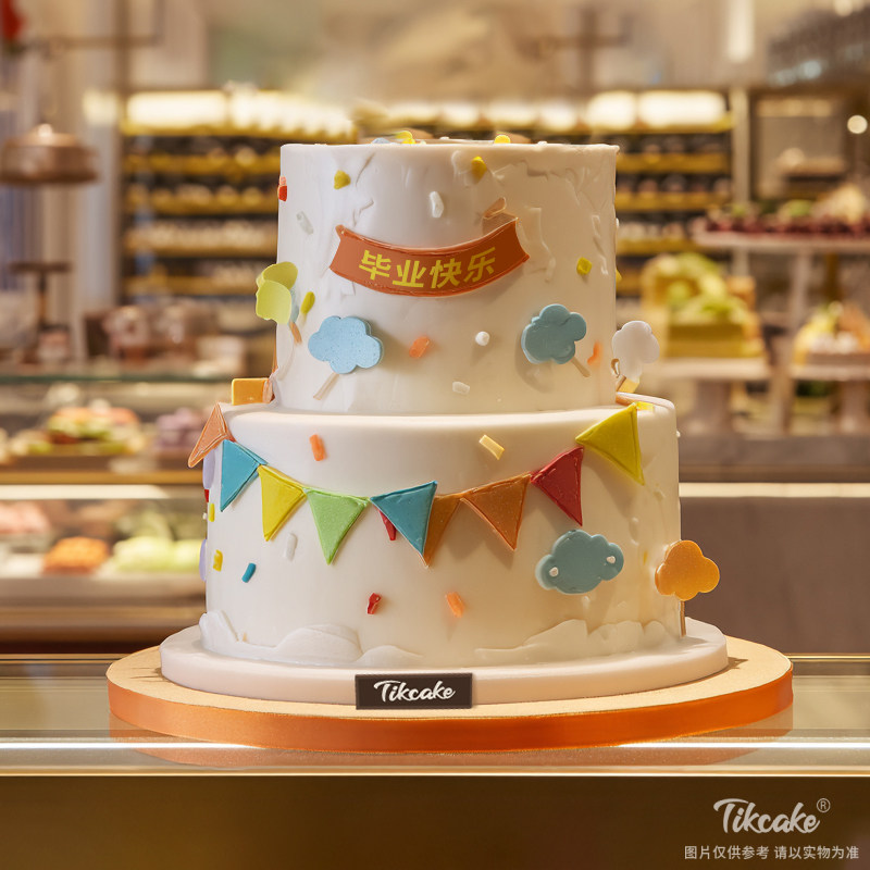 原创毕业主题双层翻糖鲜奶蛋糕