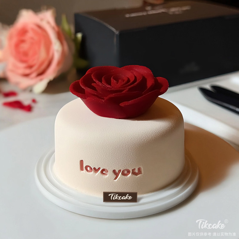 原创玫瑰主题翻糖鲜奶蛋糕（二）