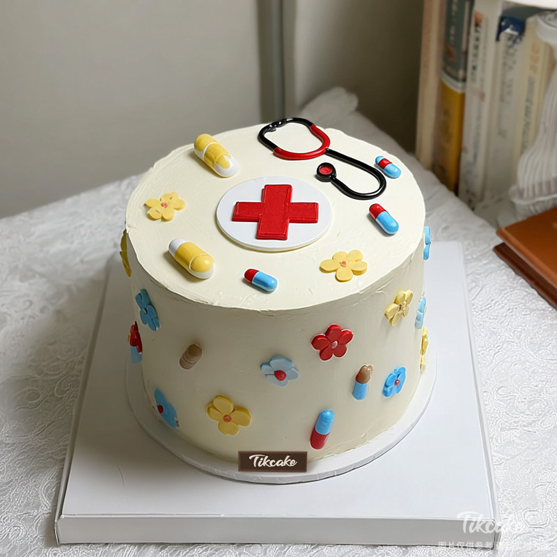 原创医师节主题翻糖鲜奶蛋糕（五）