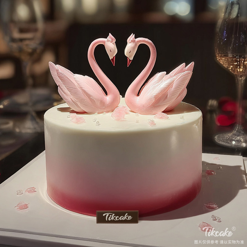 原创天鹅恋人主题翻糖鲜奶蛋糕