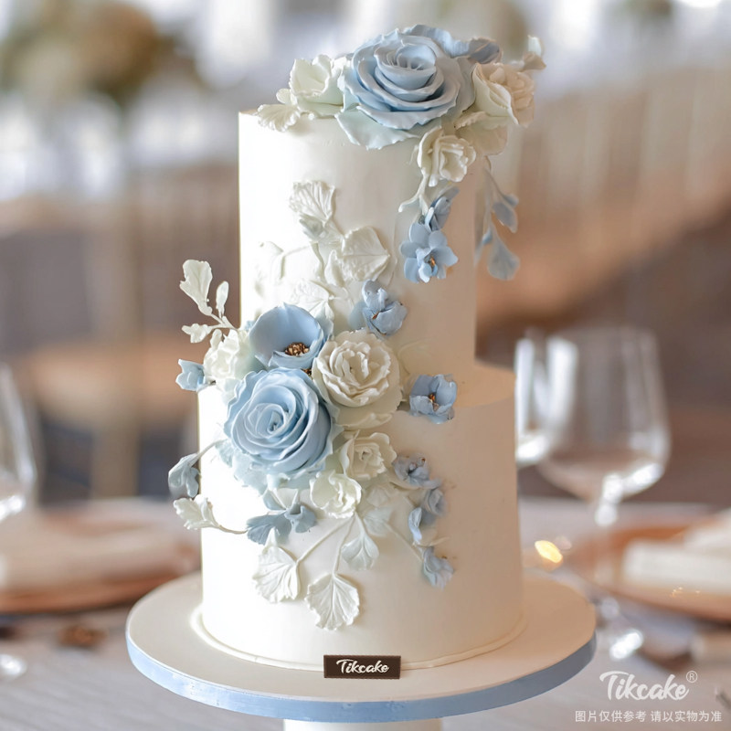 原创简约优雅双层翻糖鲜奶蛋糕