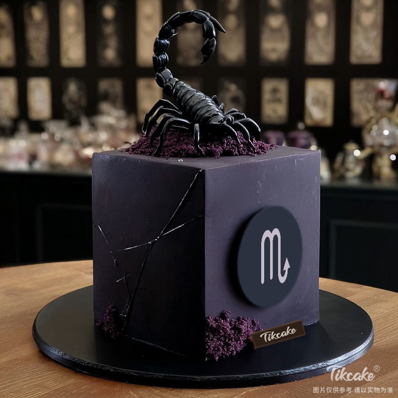 原创天蝎座主题方形翻糖鲜奶蛋糕（10.24-11.22）