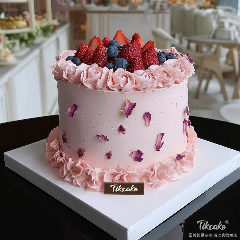 原创简约草莓鲜奶蛋糕（五）