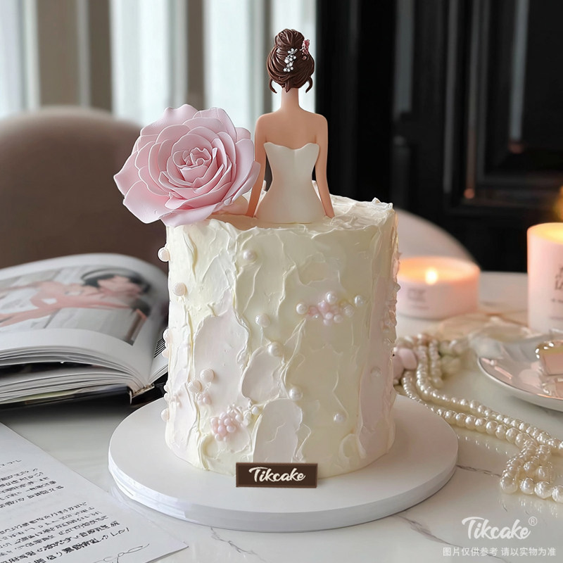 原创“女神”主题翻糖鲜奶蛋糕（二）